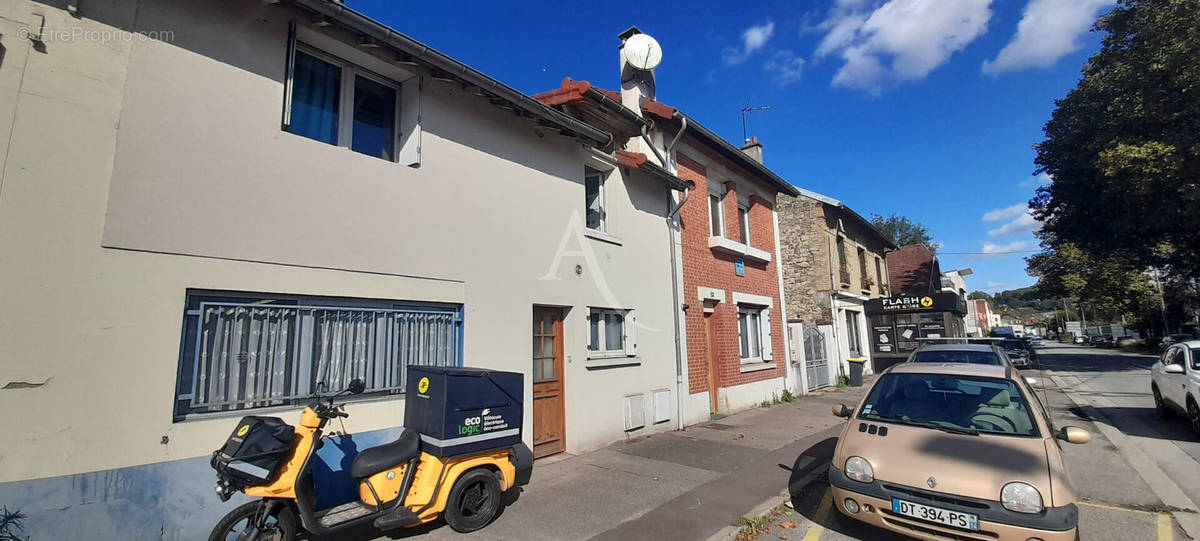 Appartement à HARDRICOURT