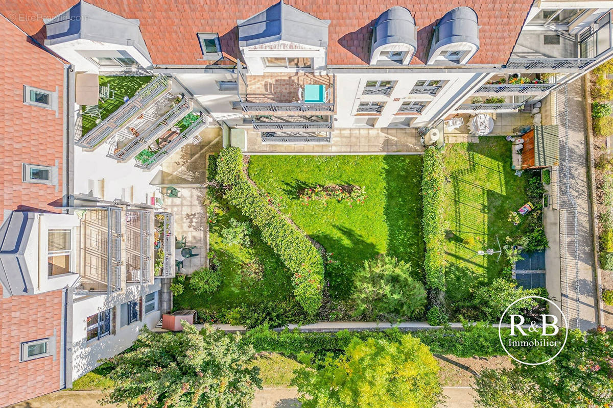 Appartement à LES CLAYES-SOUS-BOIS