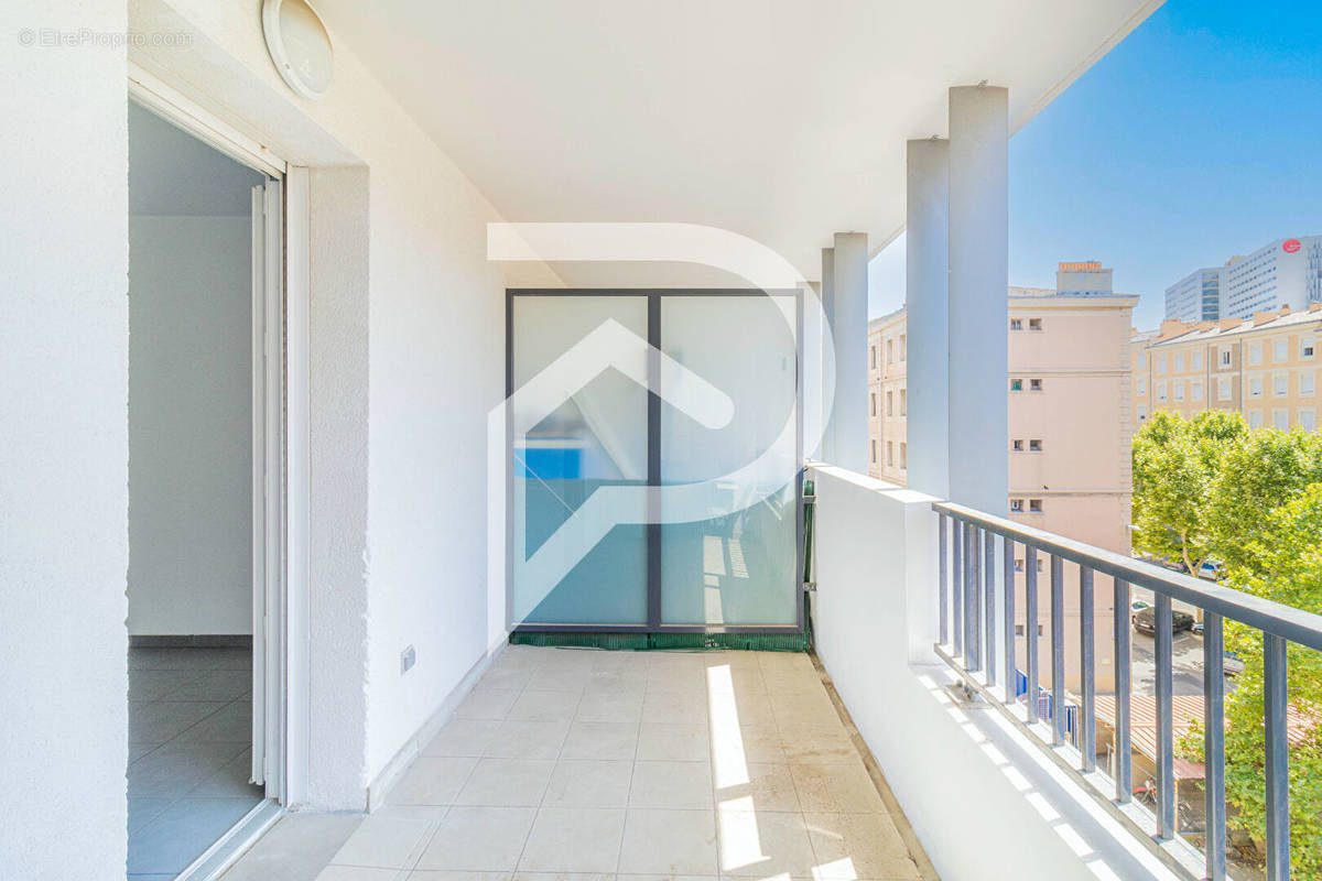 Appartement à MARSEILLE-3E