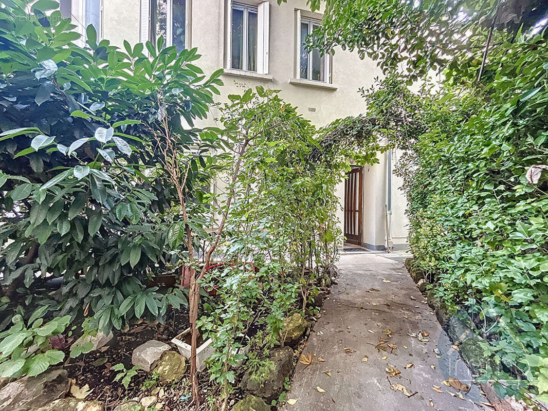 Appartement à ASNIERES-SUR-SEINE