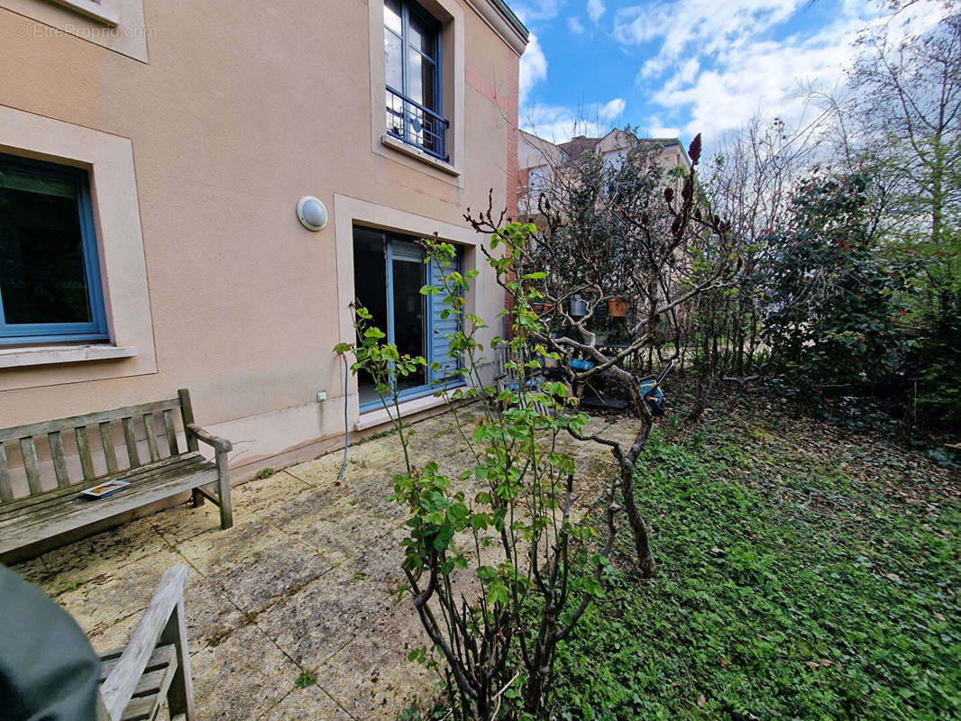 Appartement à HOUILLES