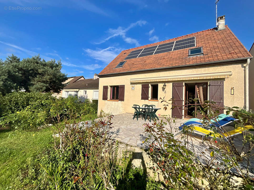 Maison à CHANTELOUP-LES-VIGNES