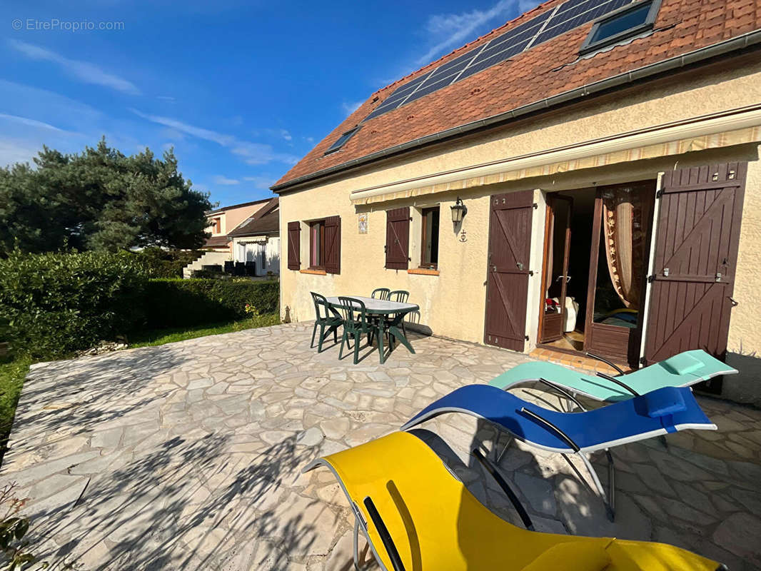 Maison à CHANTELOUP-LES-VIGNES