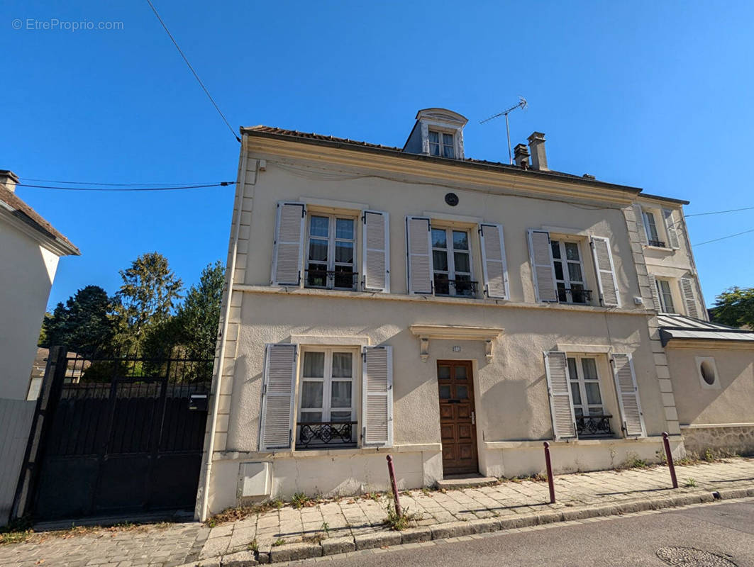 Maison à PRESLES