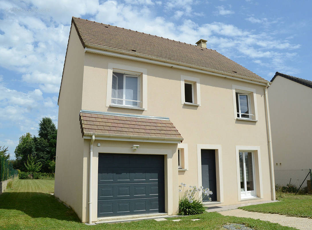 Maison à NEAUPHLE-LE-CHATEAU