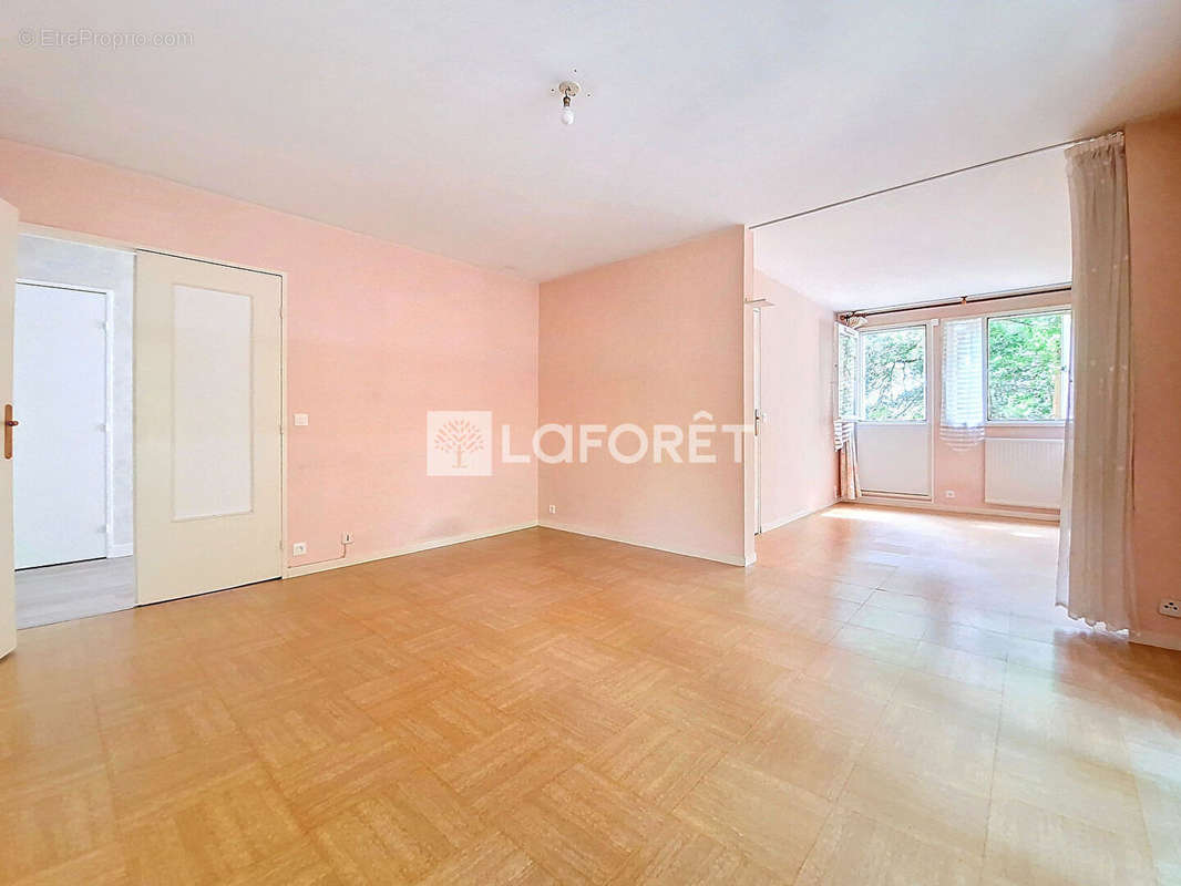 Appartement à VERNEUIL-SUR-SEINE