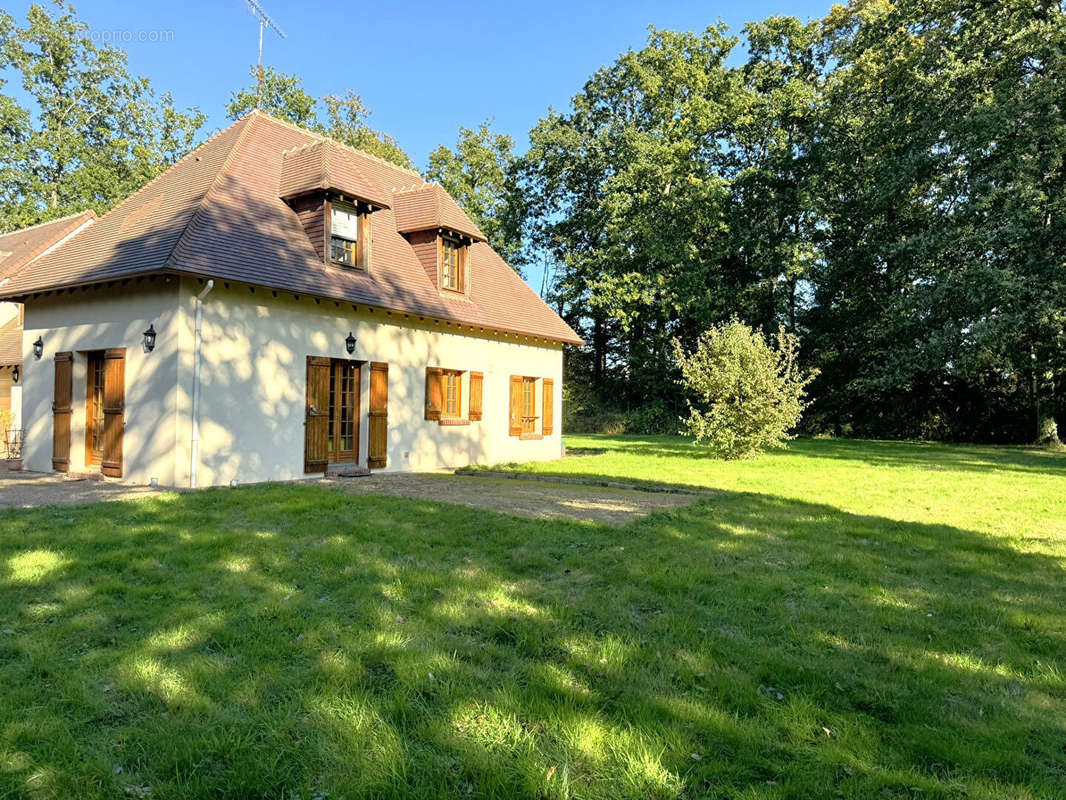 Maison à FEUCHEROLLES