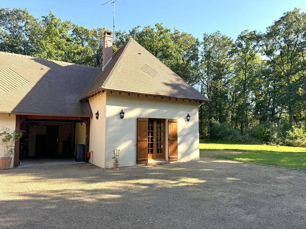 Maison à FEUCHEROLLES