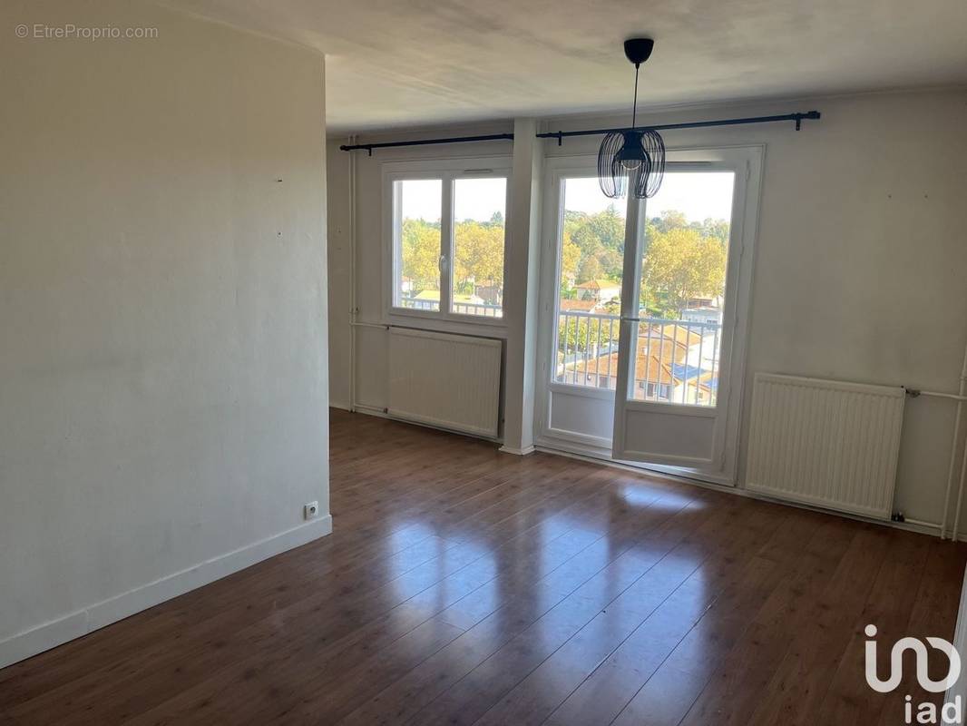 Photo 1 - Appartement à RILLIEUX-LA-PAPE