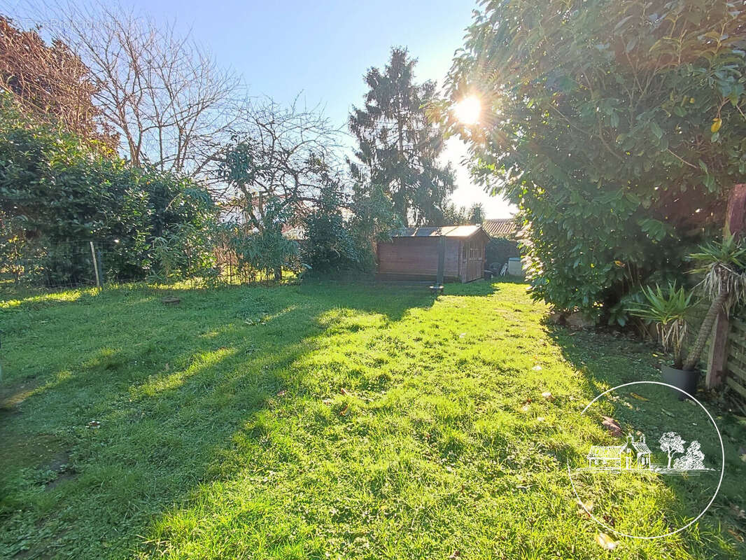 beau jardin vert au calme - Maison à BRAINS