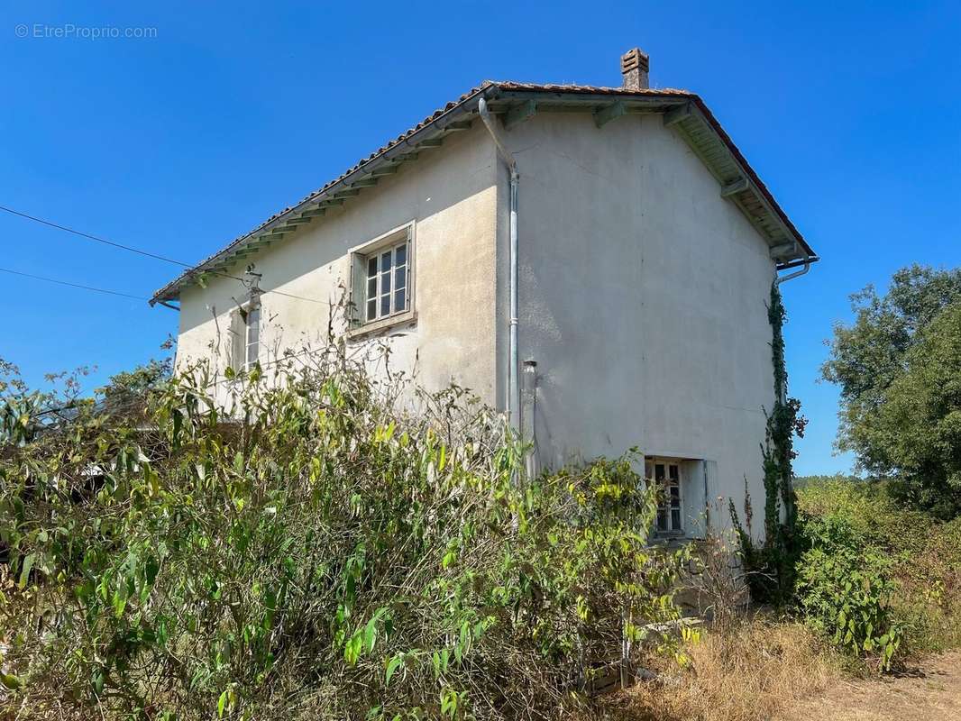 Appartement à MENESPLET