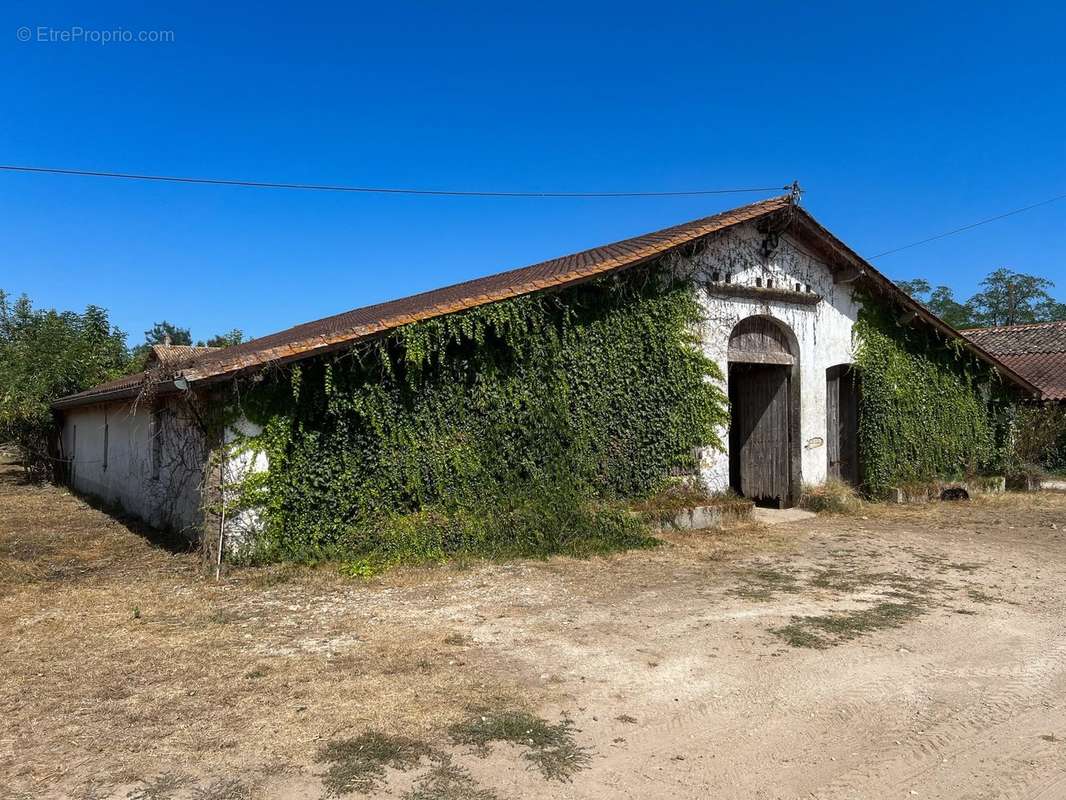 Appartement à MENESPLET