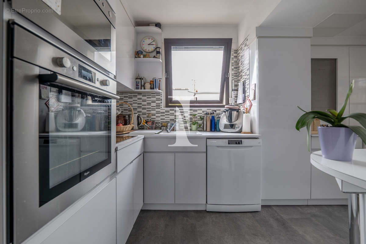 Appartement à PARIS-15E