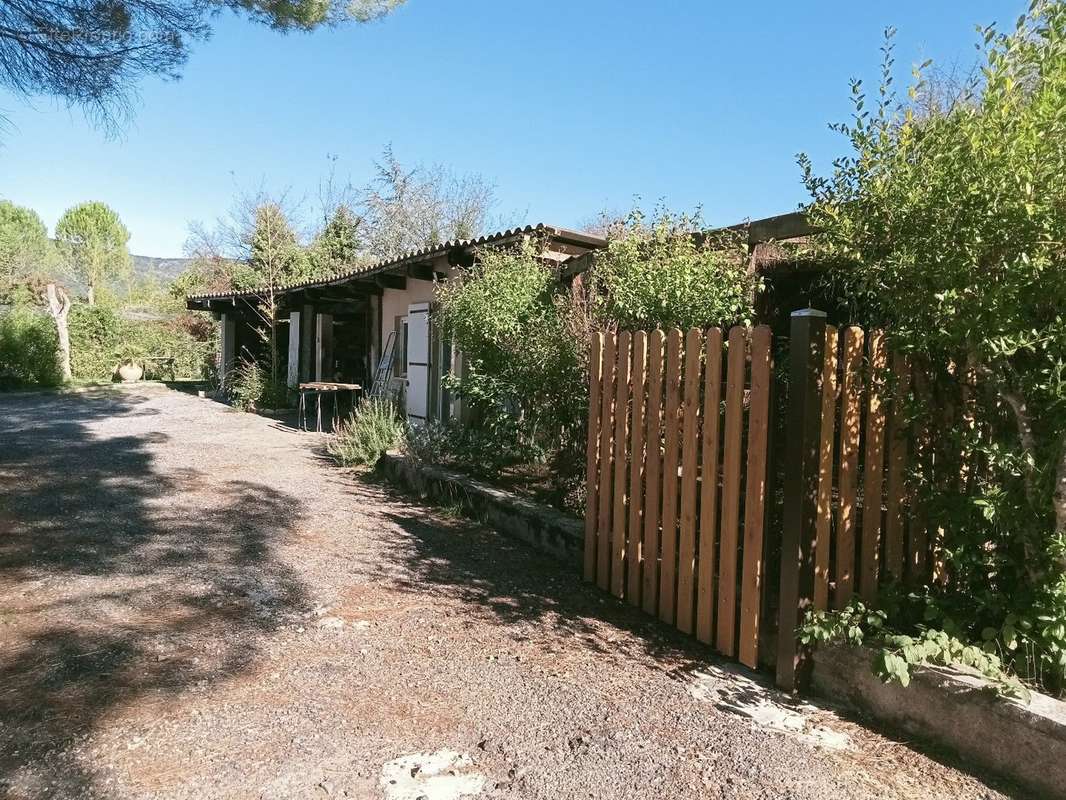 Maison à LAROQUE