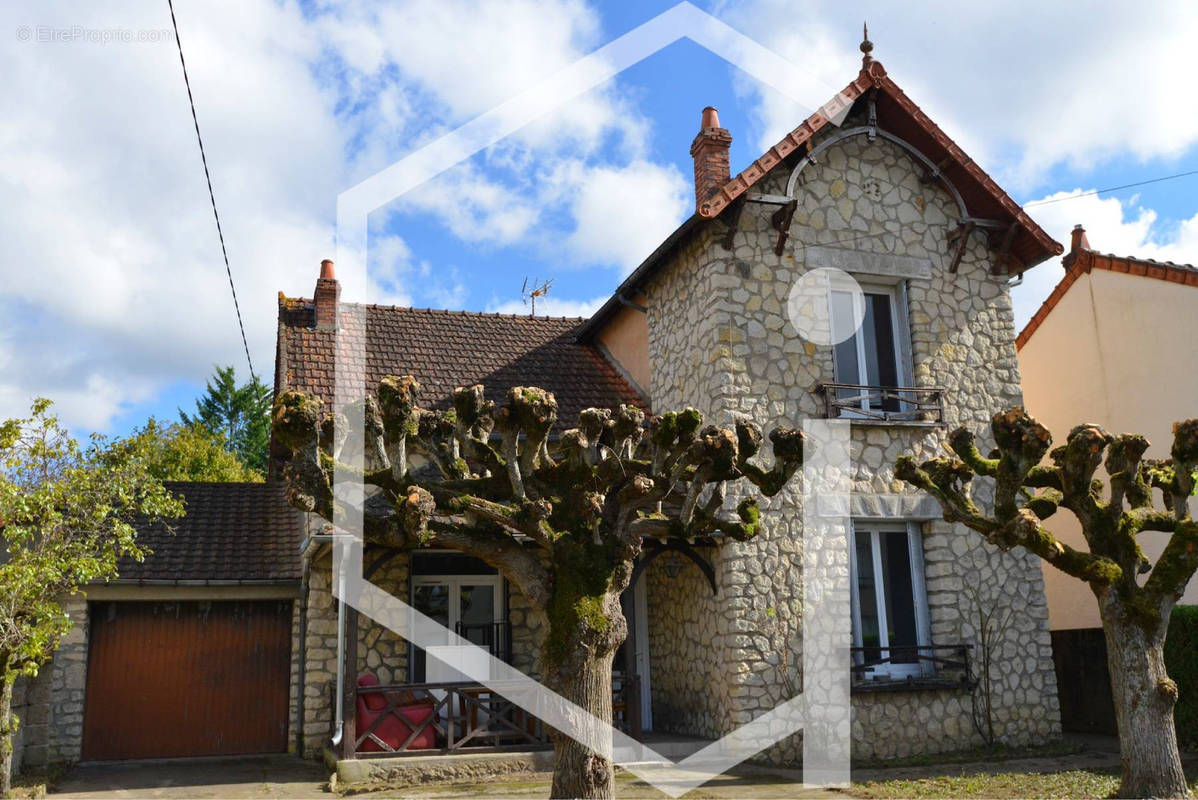 Maison à COSNE-COURS-SUR-LOIRE