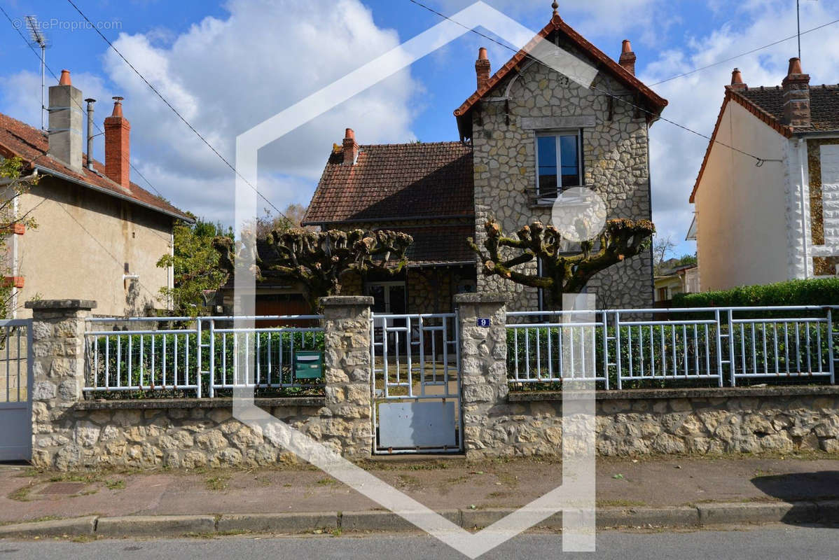 Maison à COSNE-COURS-SUR-LOIRE