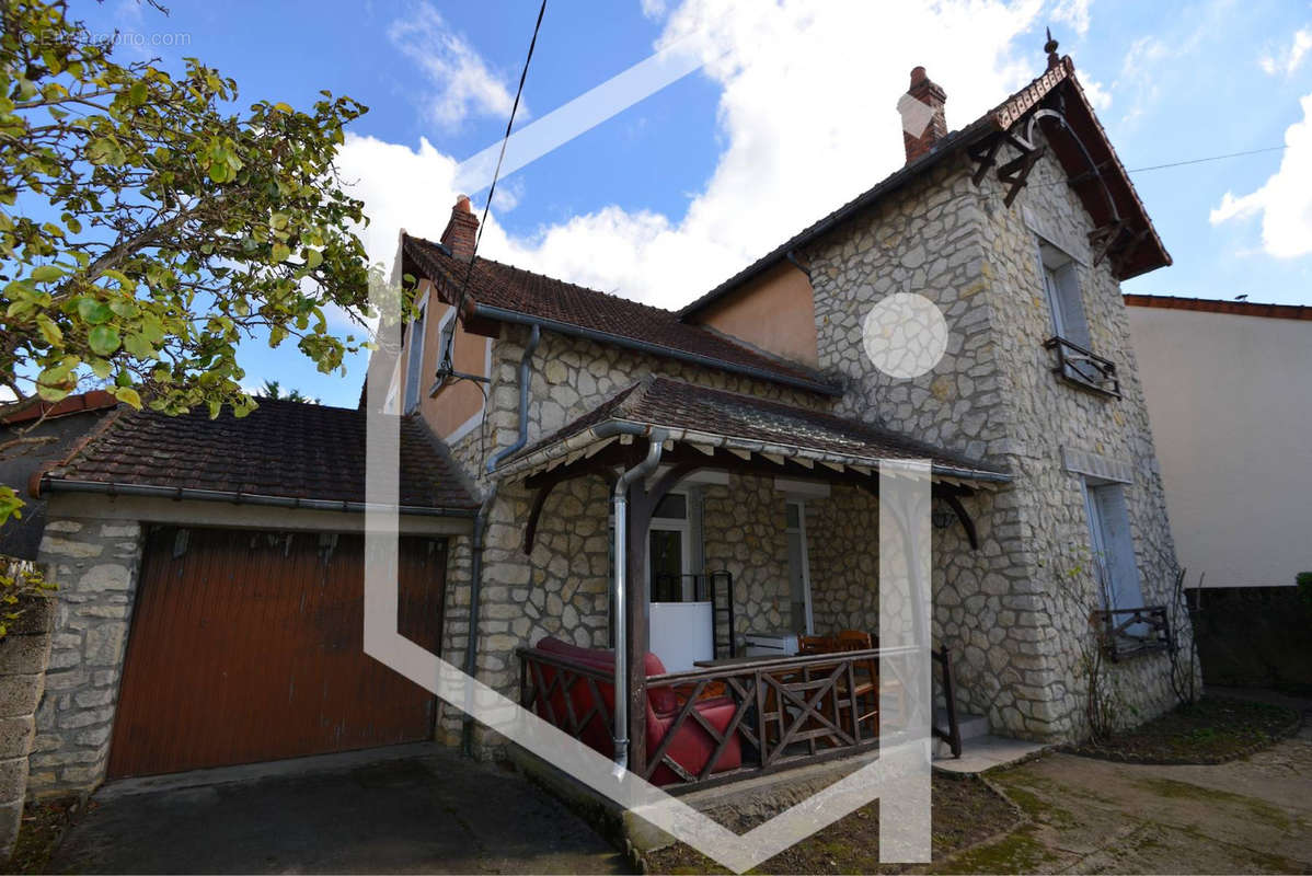 Maison à COSNE-COURS-SUR-LOIRE