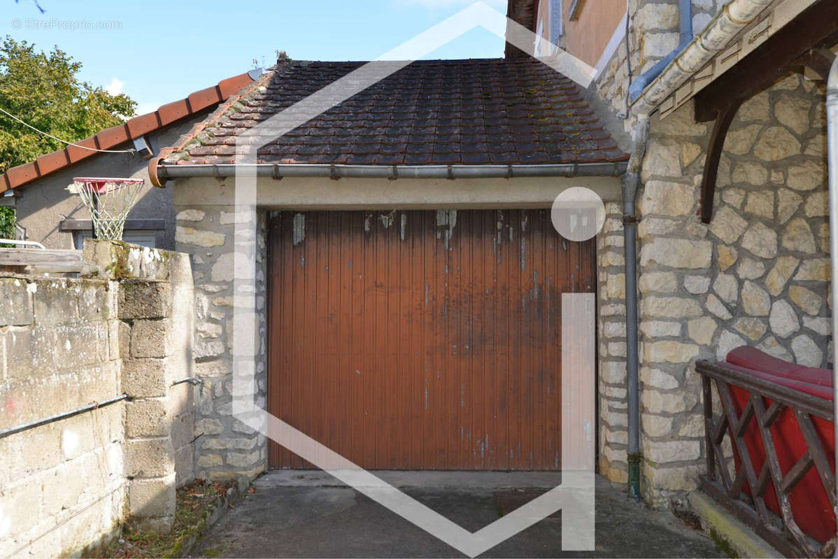 Maison à COSNE-COURS-SUR-LOIRE