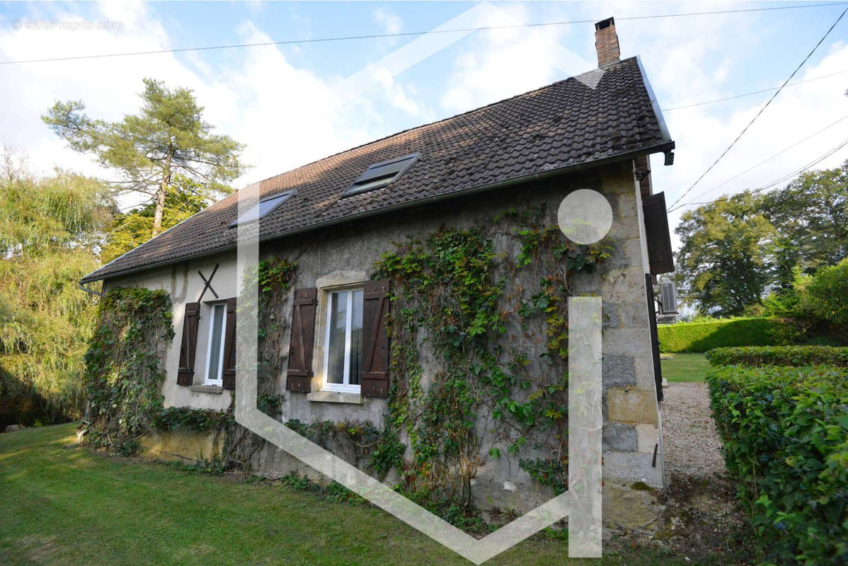 Maison à DAMPIERRE-SOUS-BOUHY