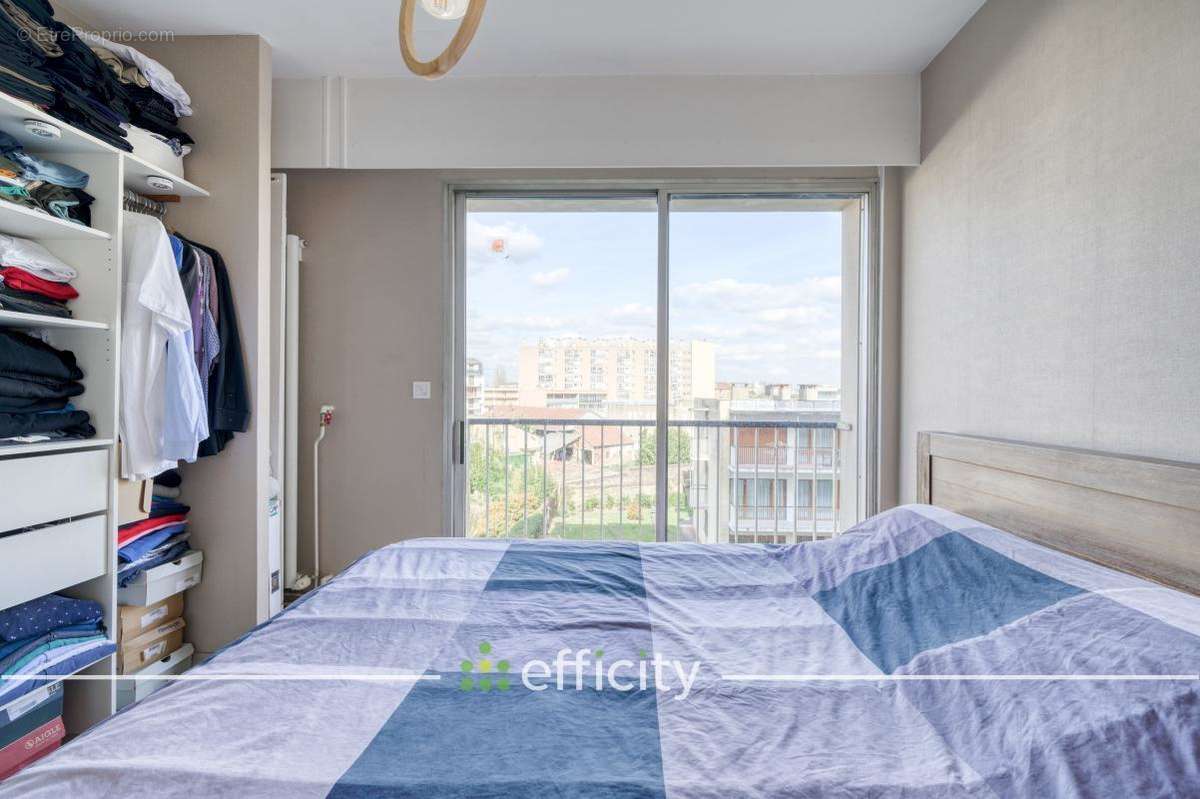 Appartement à LES PAVILLONS-SOUS-BOIS