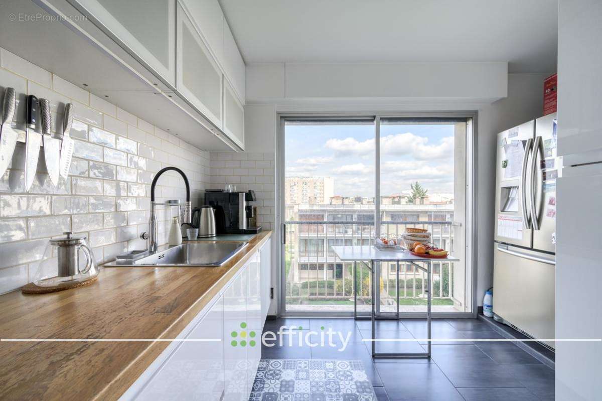 Appartement à LES PAVILLONS-SOUS-BOIS