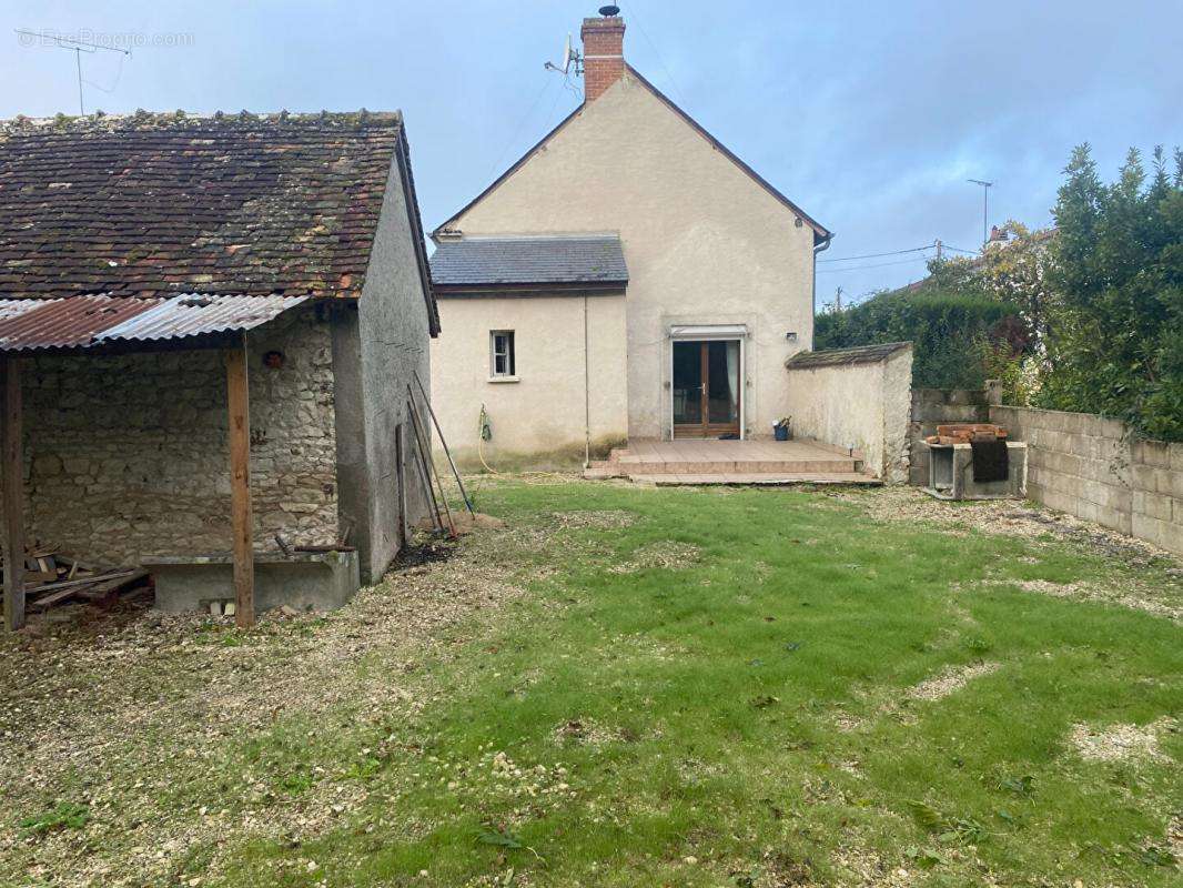 Maison à MEZIERES-EN-BRENNE