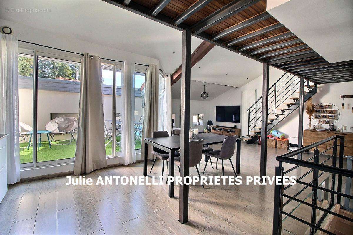 Appartement à SAINT-JUST-MALMONT