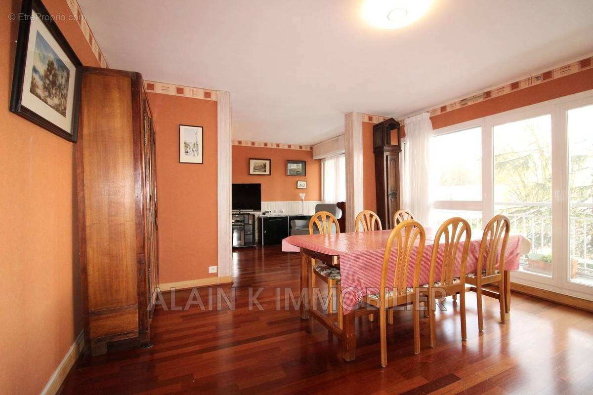 Appartement à VELIZY-VILLACOUBLAY