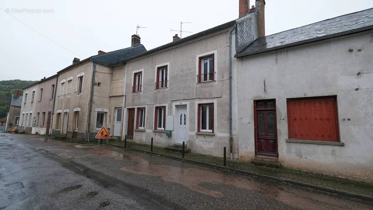 Maison à CUSSY-EN-MORVAN