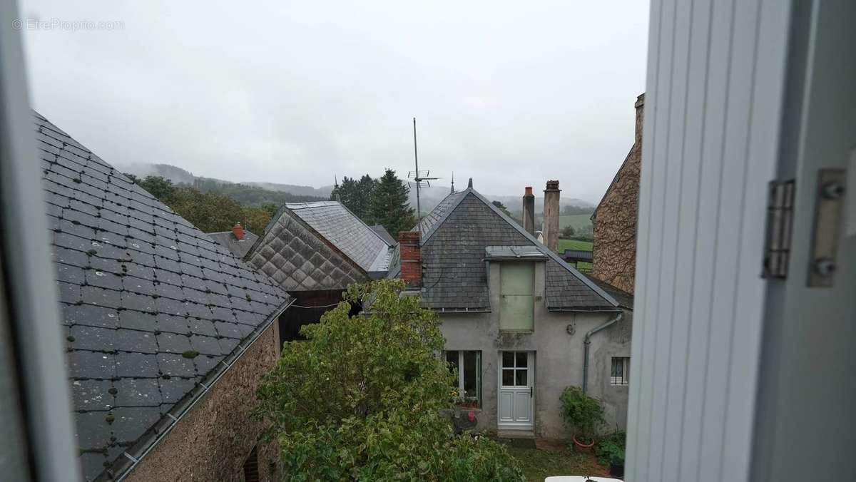 Maison à CUSSY-EN-MORVAN