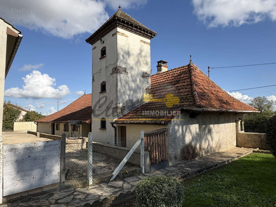 Maison à SAVIGNY-SUR-SEILLE