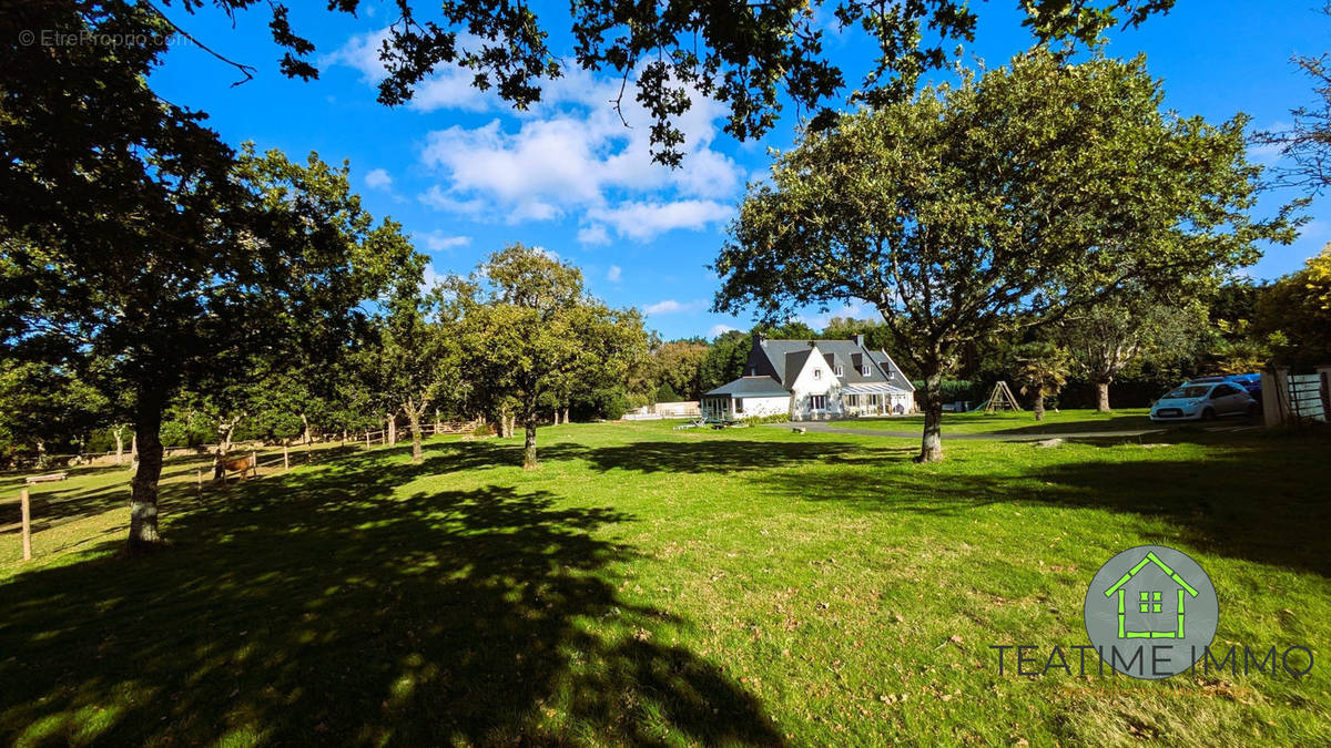 Maison à TREDREZ-LOCQUEMEAU