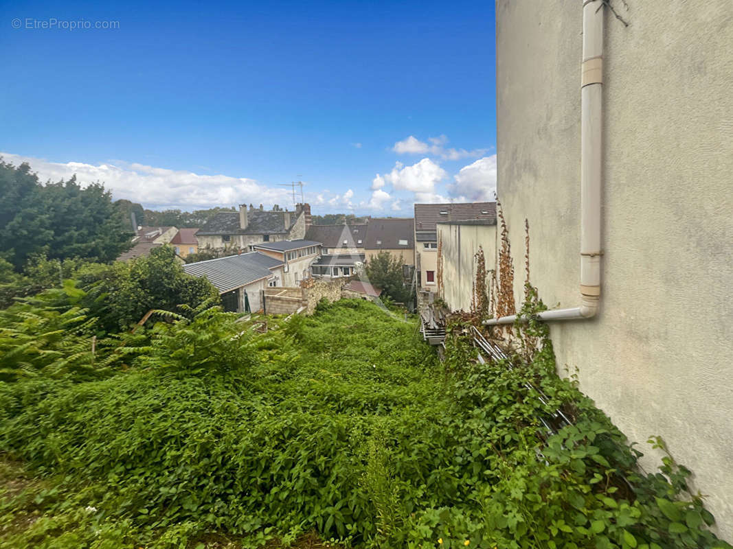 Terrain à VAUX-SUR-SEINE