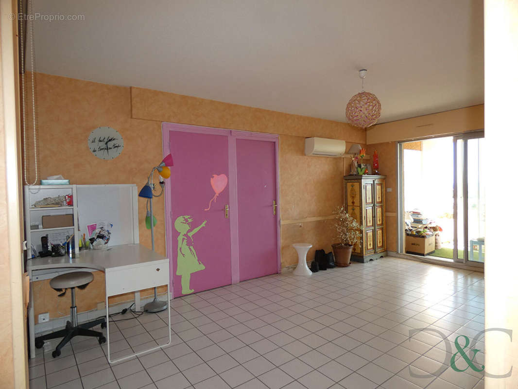 Appartement à BORMES-LES-MIMOSAS