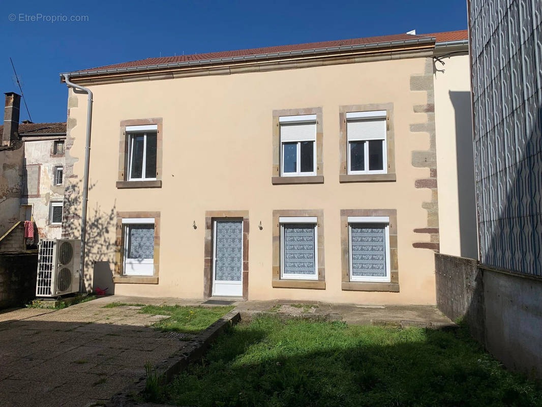 Maison à SAINT-LOUP-SUR-SEMOUSE