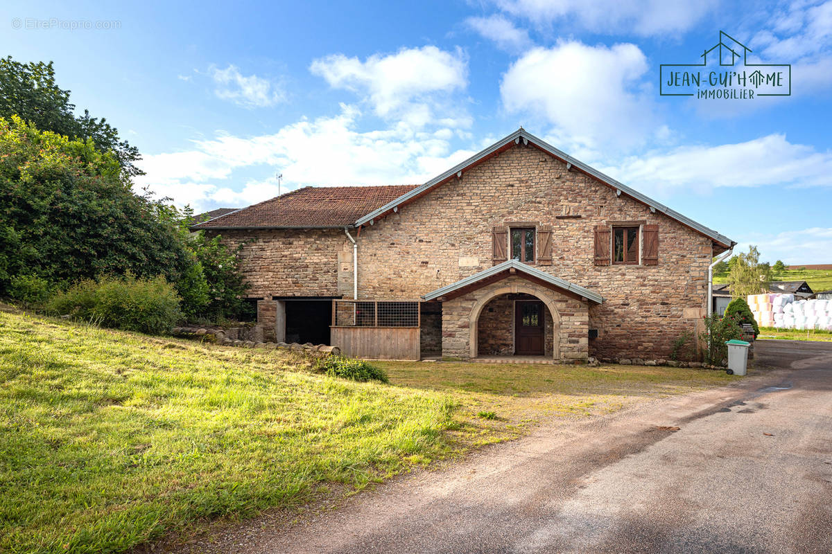 Maison à UZEMAIN