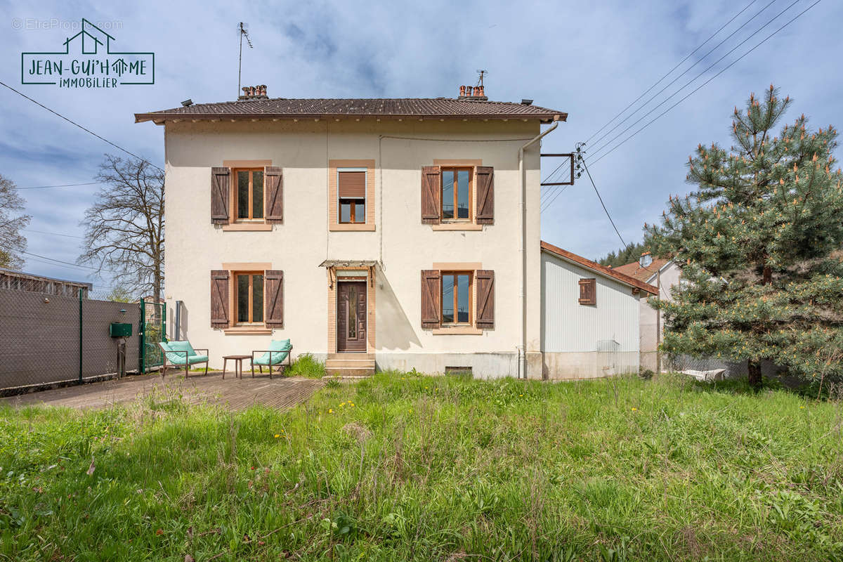 Maison à POUXEUX