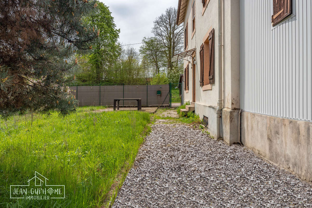 Maison à POUXEUX