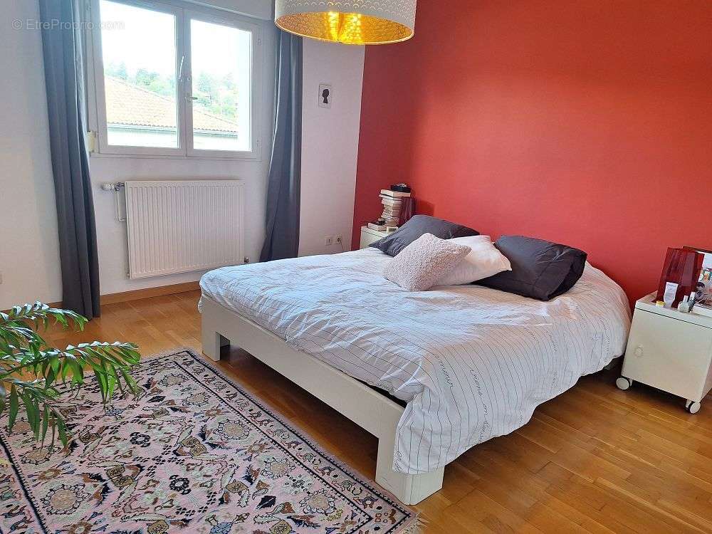 Appartement à SAINTE-FOY-LES-LYON