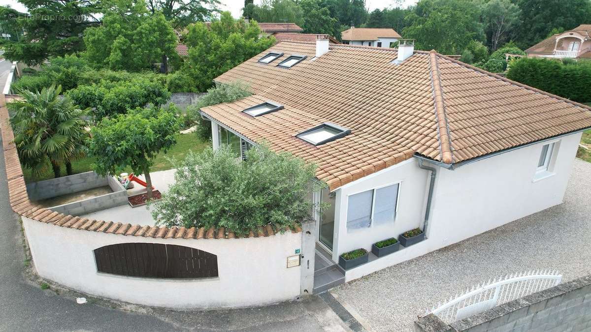 Maison à CHAPONNAY