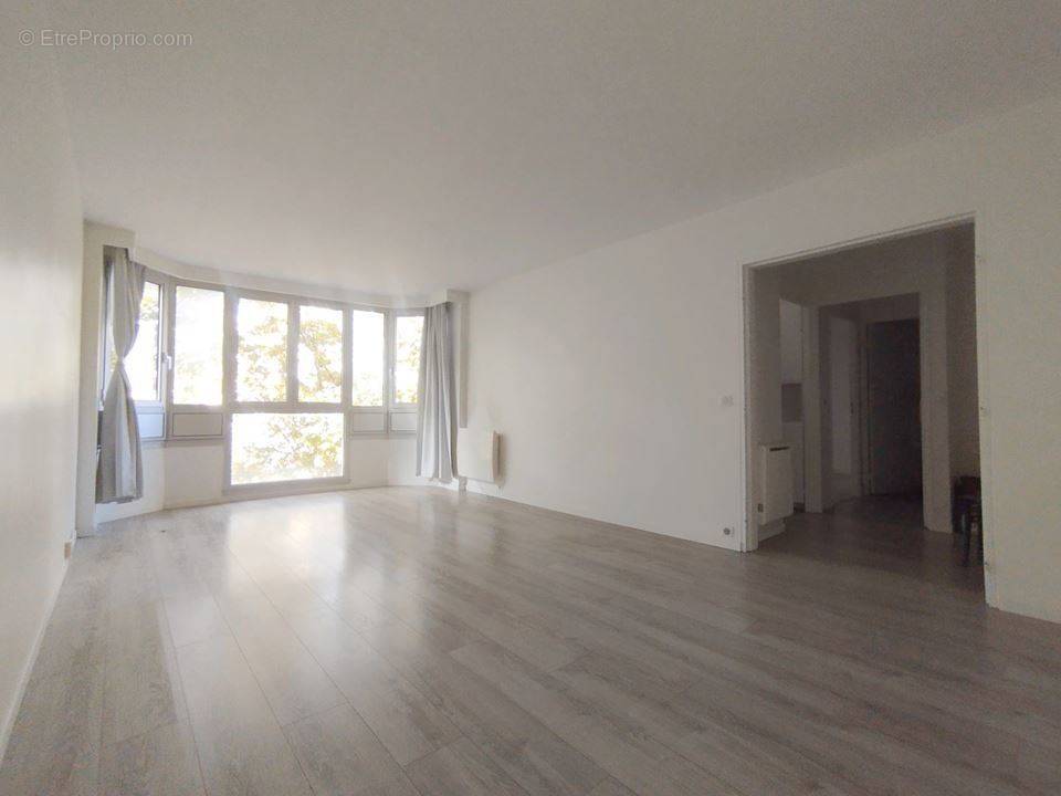 Appartement à PARIS-19E