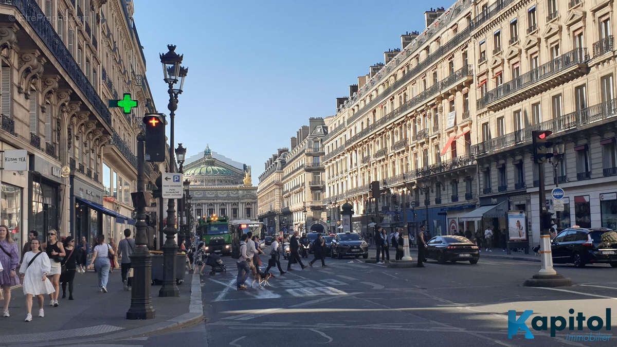 Autre à PARIS-1E