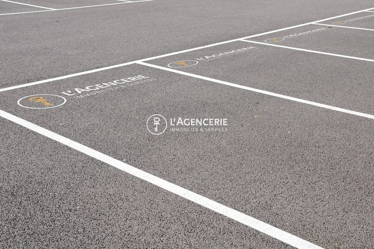 Parking à BORDEAUX