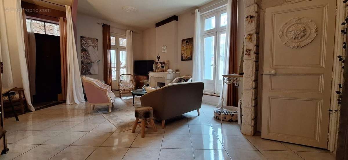 Appartement à LIGNAN-SUR-ORB