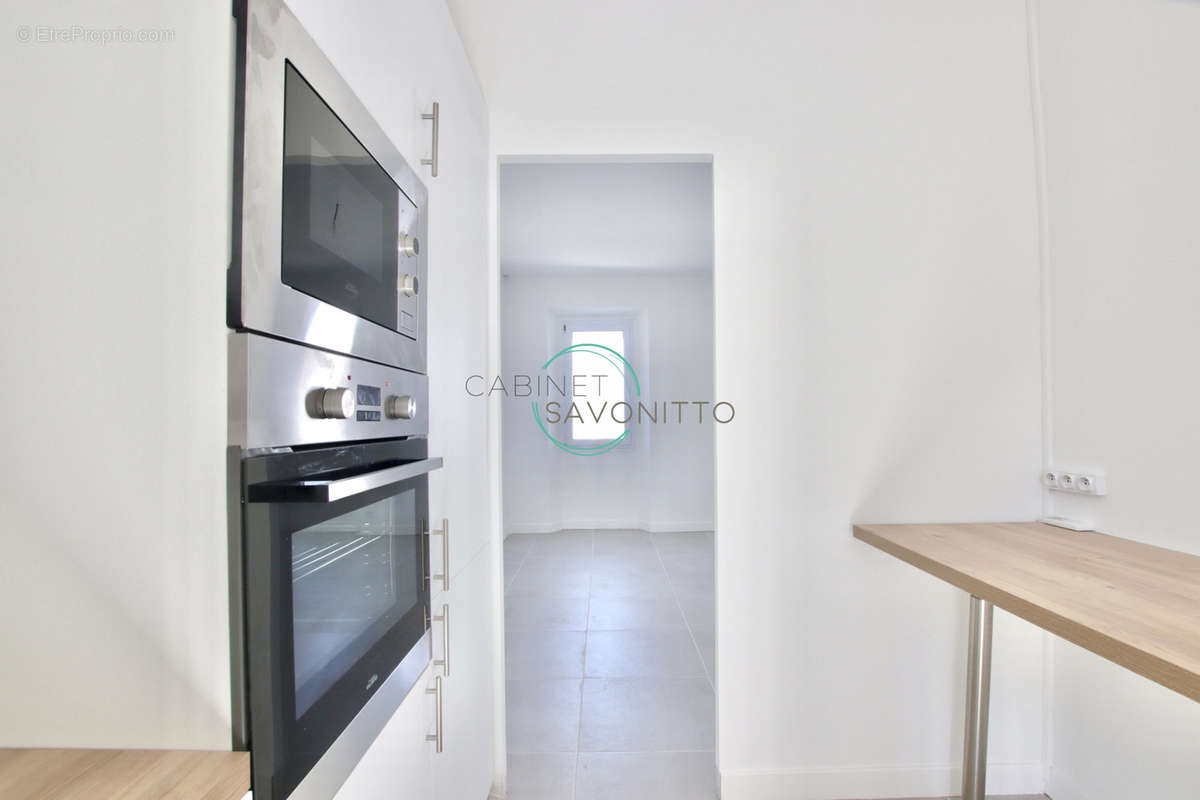 Appartement à MARSEILLE-4E