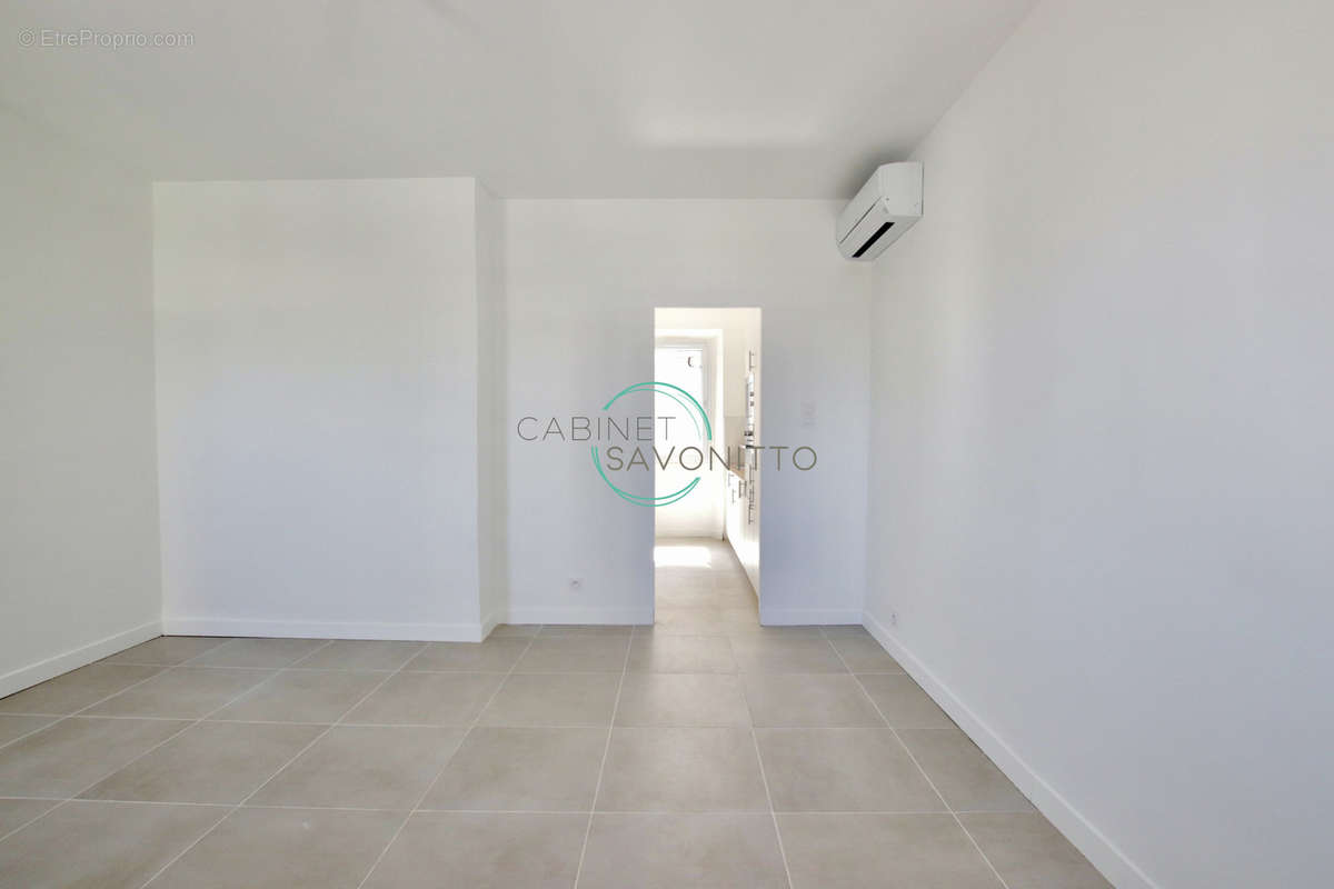 Appartement à MARSEILLE-4E