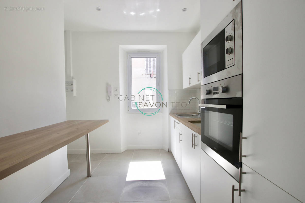 Appartement à MARSEILLE-4E