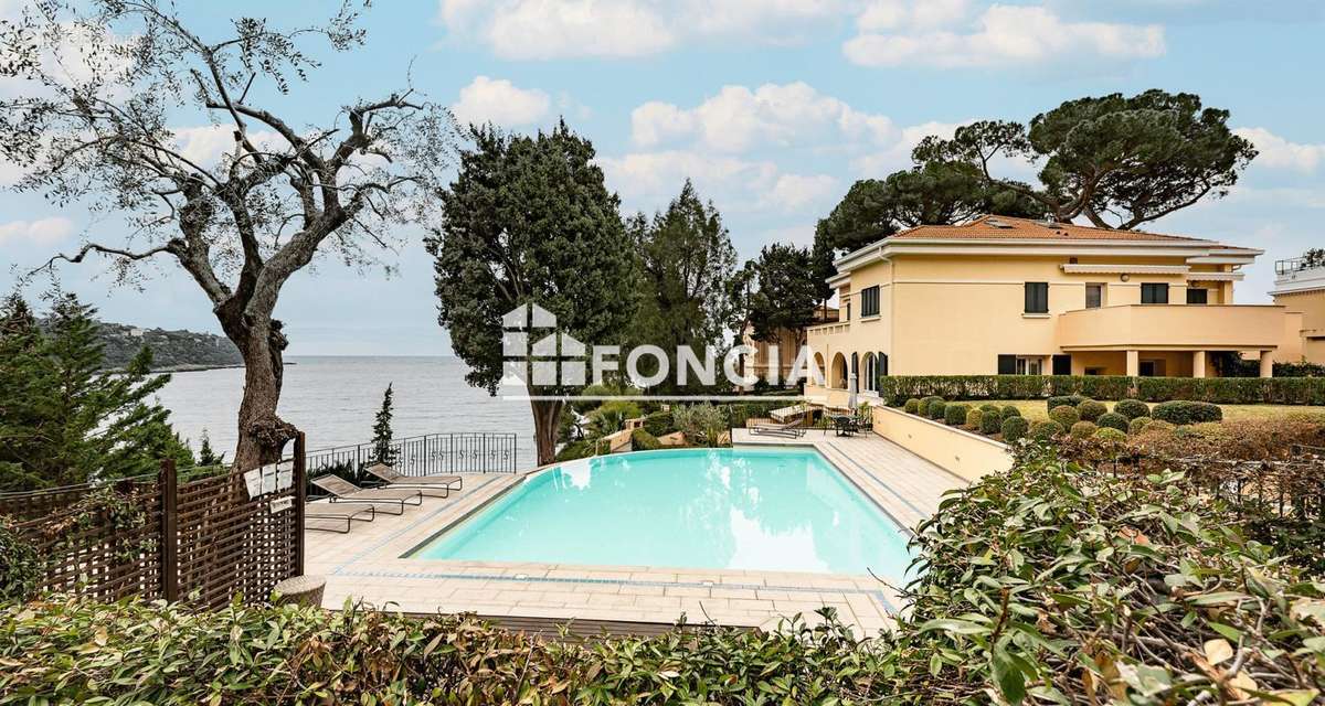 Appartement à ROQUEBRUNE-CAP-MARTIN