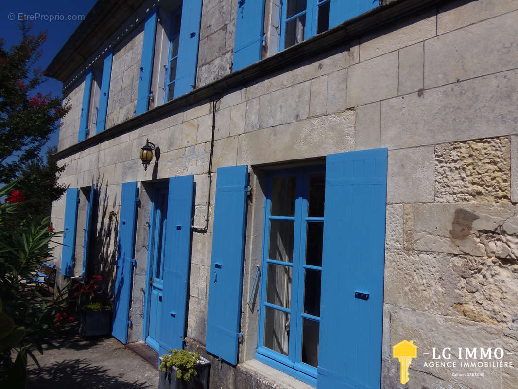 Maison à MORTAGNE-SUR-GIRONDE