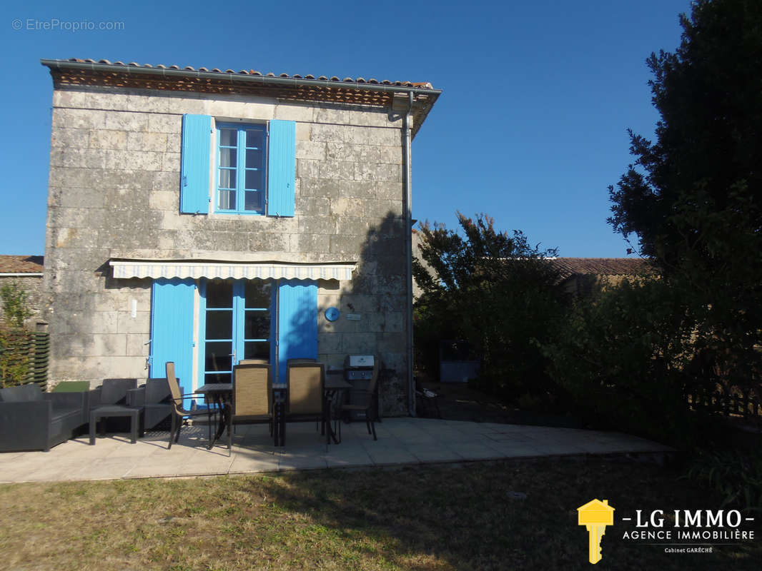 Maison à MORTAGNE-SUR-GIRONDE